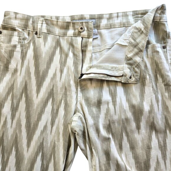 Chicos Platinum Denim Ultimate Fit 2.5 Reg Tan & White Ikat Print Jeans US 14 - Picture 6 of 11